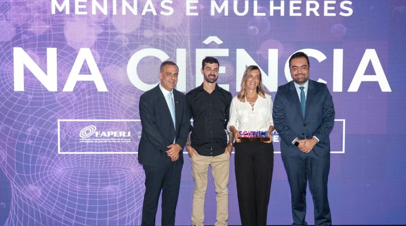 Governo do Estado homenageia cientista Tatiana Sampaio por avanço inédito no tratamento de lesões medulares Governo do Estado homenageia cientista Tatiana Sampaio por avanço inédito no tratamento de lesões medulares