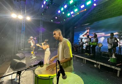 Show de Só Marrento encerra o Carnaval de Todos Nós em Farol de São Tomé