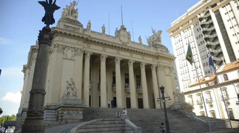 Alerj realiza debate em defesa dos royalties do petróleo do Estado do Rio