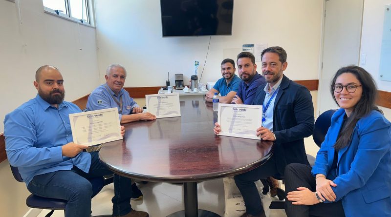 Aeroporto Bartolomeu Lisandro e Heliporto Farol de São Tomé renovam certificação ambiental por uso de energia renovável