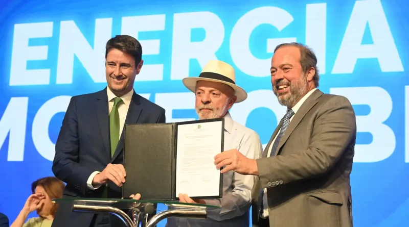 Governo renova contratos com distribuidoras de energia em 13 estados