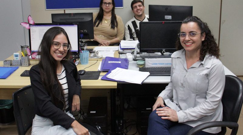 Prefeitura de Campos paga folha de junho, primeira parcela do 13º salário e injeta R$ 190 milhões na economia Prefeitura de Campos paga folha de junho, primeira parcela do 13º salário e injeta R$ 190 milhões na economia