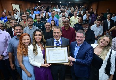 Frederico Paes recebe Medalha Tiradentes, maior honraria concedida pela Alerj