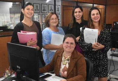 Prefeitura de Campos paga servidores nesta segunda-feira e injeta mais de R$ 152,9 milhões na economia local Prefeitura de Campos paga servidores nesta segunda-feira e injeta mais de R$ 152,9 milhões na economia local