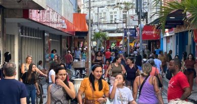 Sindivarejo informa que o comércio campista poderá abrir na próxima segunda-feira, dia 19, feriado do Comerciário, sem a presença dos colaboradores Sindivarejo informa que o comércio campista poderá abrir na próxima segunda-feira, dia 19, feriado do Comerciário, sem a presença dos colaboradores